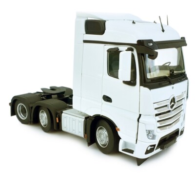 MARGE MODELS - MERCEDES Actros Streamspace 6x2 Weiß - 1/32 - MAR1908-01