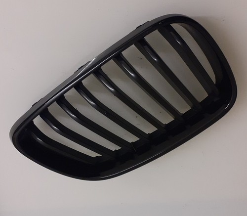 BMW 2ER F22 FAHRER SEITE RECHTS VORNE STOßSTANGE NIERENGRILL 7295522