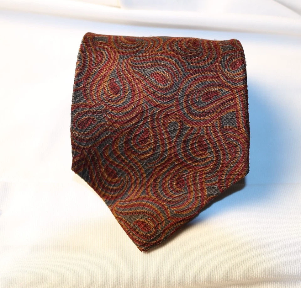 Corbata GIORGIO ARMANI Corbata Roja Negra Paisley 58"L x 4"W Foto 2 de 4