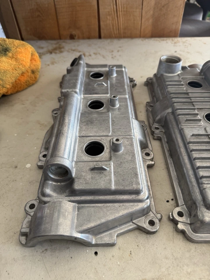 96-02 4Runner Tacoma 3.4L 5VZ Derecha Izquierda REACONDICIONADO JUEGO DE CUBIERTA DE VÁLVULA ORIGINAL Foto 2 de 4