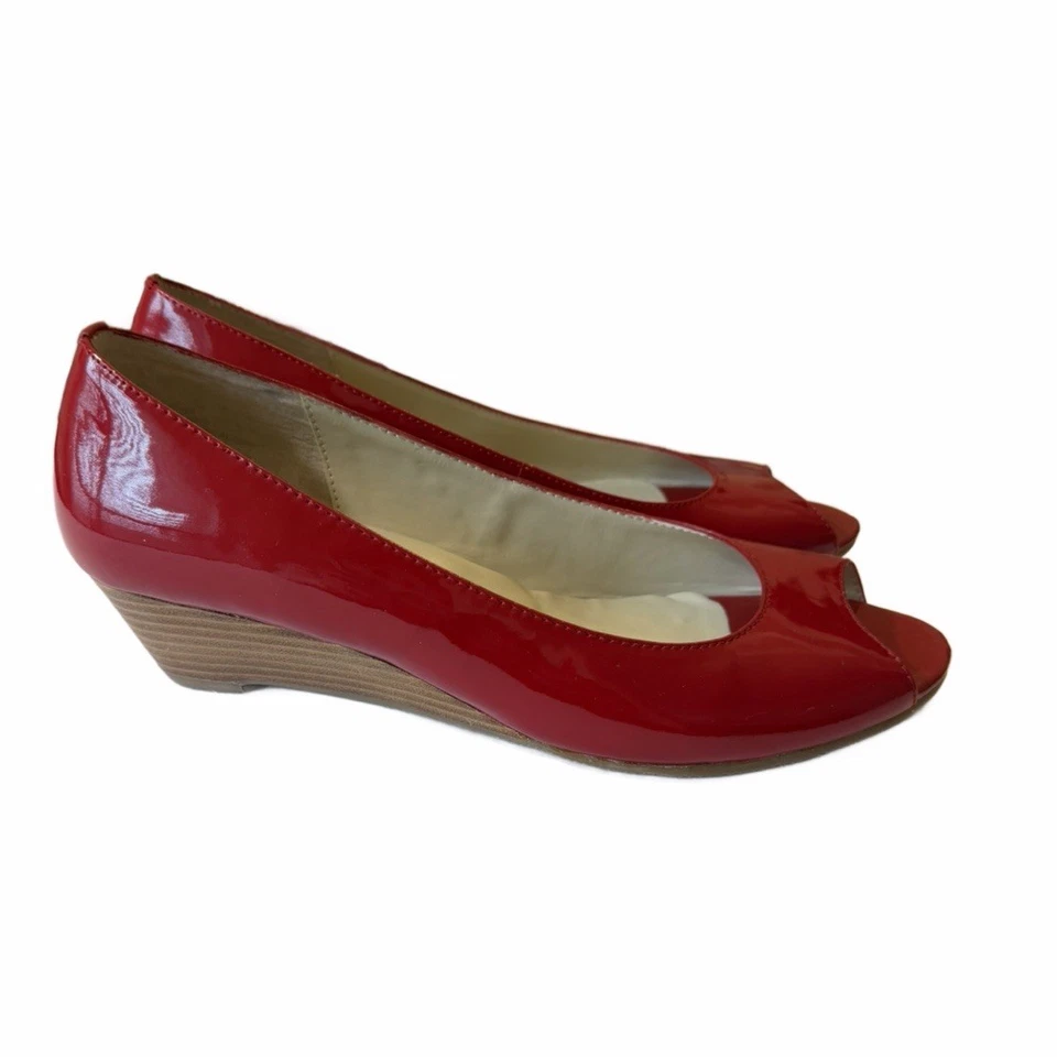 Zapatos de cuña Markon para mujer de charol rojo punta abierta 8 1/2 Foto 2 de 4