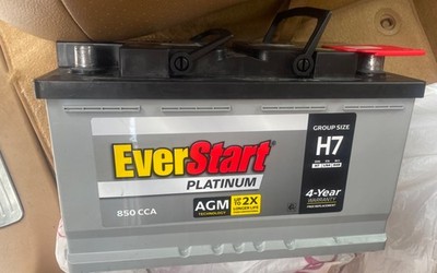 EverStart Platinum AGM Auto Battery, Group Size H7 / LN4 / 94R 12 Volt 850 CCA