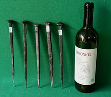 LOTTO 5 ANTICHI CHIODI ARTIGIANALI FATTI A MANO IN FERRO BATTUTO FORGIATO. DL72