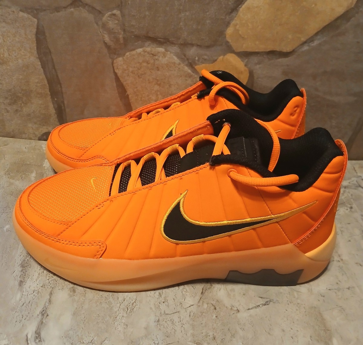 Nike Lebron Witness IX (GS) Big Kids Size 5Y Shoes Total Orange