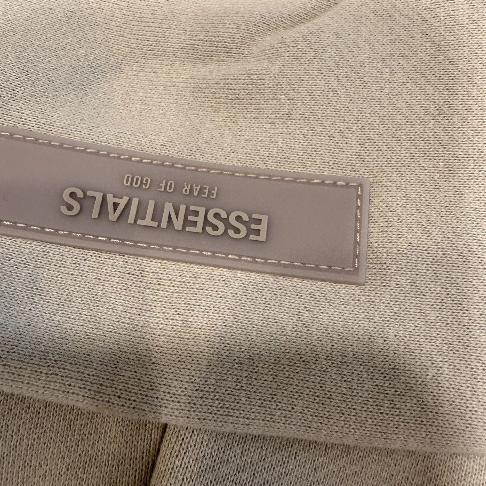 Felpa con cappuccio pullover unisex Fear of God Essentials 1977 colore grano taglia small