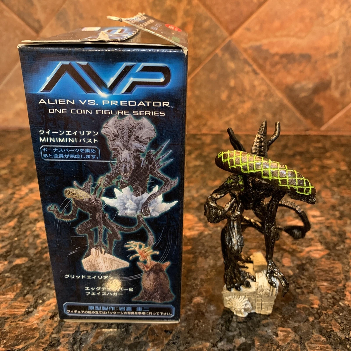 Kotobukiya One Coin Mini Figure Alien Vs Predator Avp Grid Alien