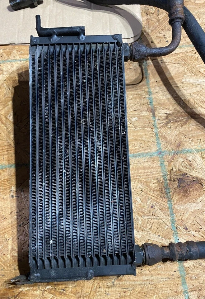 Enfriador de aceite.  Saab 9000 Turbo. 1990-98 Foto 2 de 4