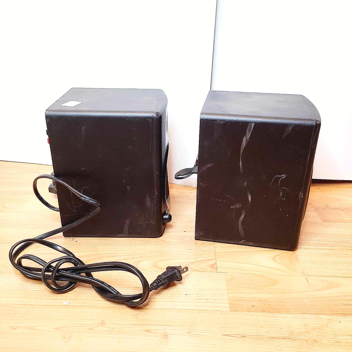 SET OF 2 SPEAKERS M-AUDIO AV-30 STUDIOPHILE STUDIO DESKTOP