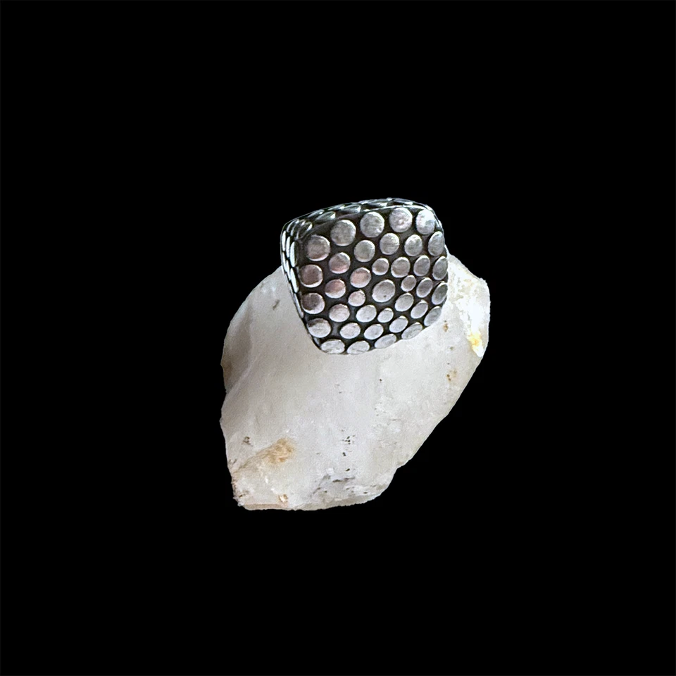 Anillo John Hardy Talla 7 925 Cuadrado Punteado Grueso 19,8 gramos Plata de Ley Foto 2 de 4