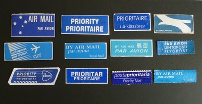 12 Luftpost Aufkleber,verschiedene AIR MAIL,PAR AVION,PRIORITY benutzt ...