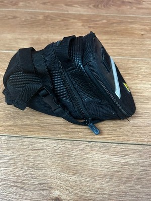 Topeak Push Bike Unter Sattel Werkzeugtasche mit einigen Reparaturwerkzeugen