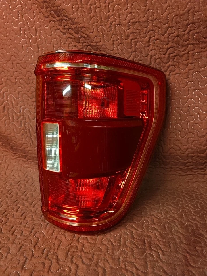 Ford F-150 2021 2023 luz trasera lateral derecha punto ciego OEM pasajero p271774 Foto 2 de 4