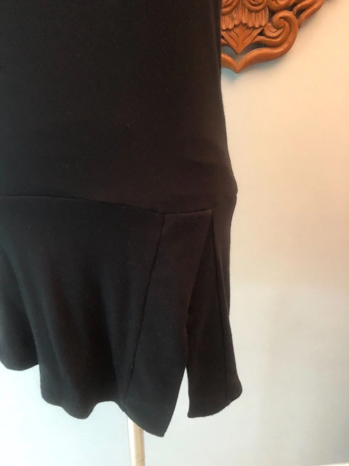 NUEVO CON ETIQUETAS CAMISETA SIN MANGAS RILLER AND FOUNT CORTE BAJO TÚNICA NEGRA ORIG $168 TALLA 0 CUELLO EN V Foto 2 de 4