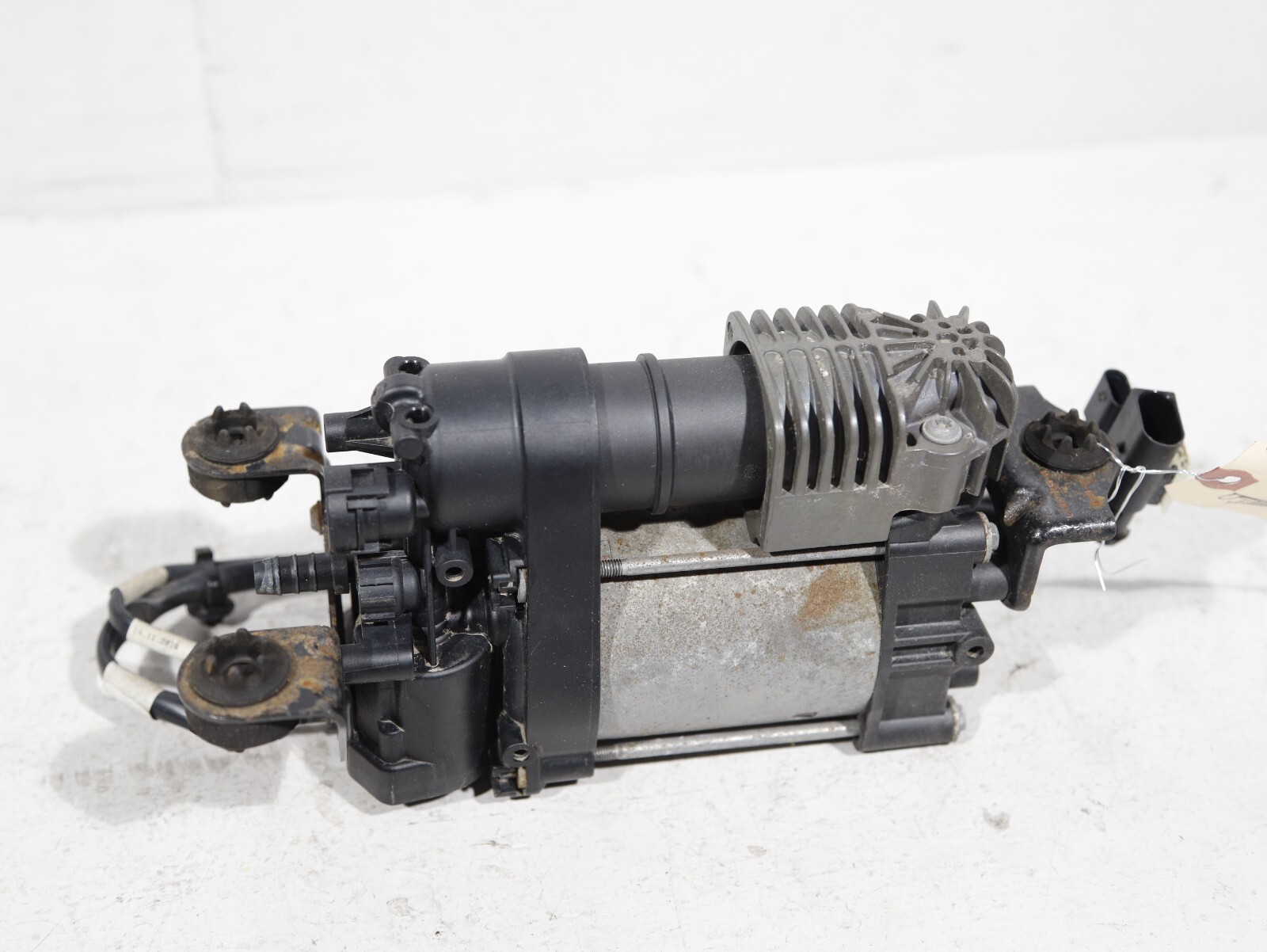 2017-2020 MASERATI LEVANTE M161 AWD AIR SUSPENSION COMPRESSOR PUMP OEM 🚗69K