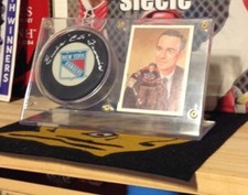 EMILE FRANCIS HOF (DEC. 2022) AUTOGRAPHED PUCK & 1987 HOF CARD DISPLAY NRMT+ !!