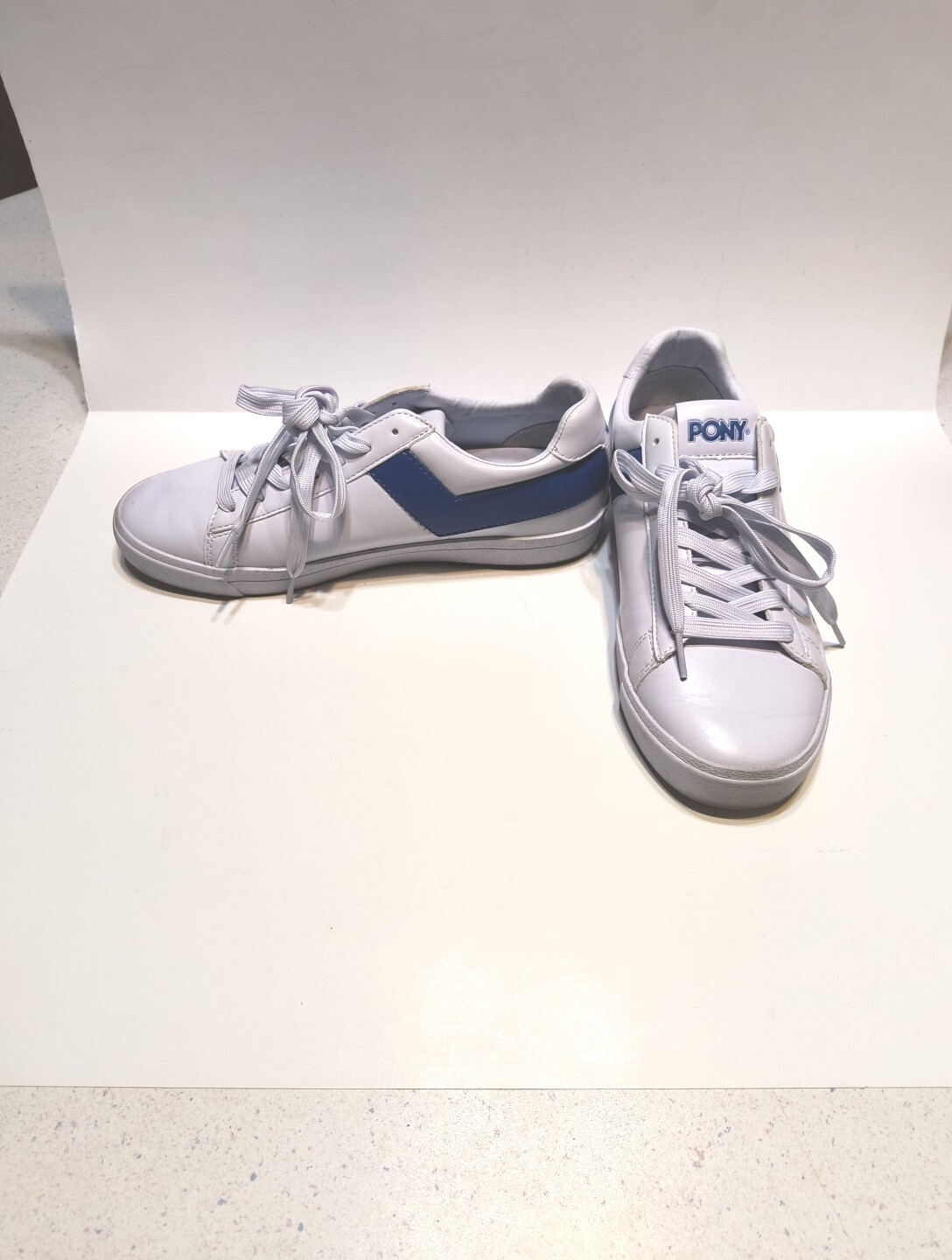 PONY SNEAKERS CLASSICHE BASSE CASUAL IN PELLE BIANCHE E BLU taglia 8 5 indossate una volta
