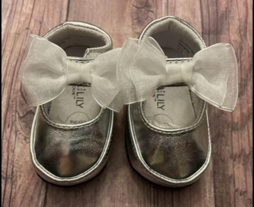 NEW! Jack and Lily My Mocs, Baby Girl Silver Moccasins, Size 2-3 - Picture 2 of 6