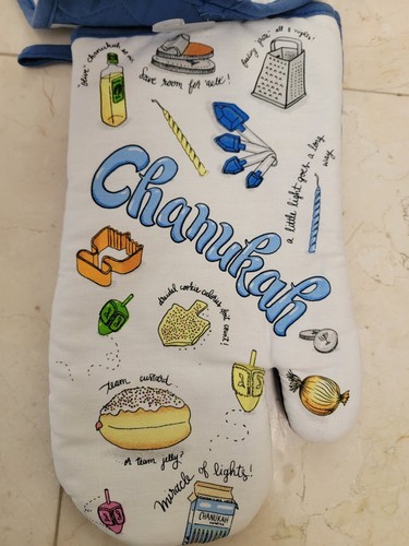 2 pc KITCHEN SET: 1 OVEN MITT & 1 POT HOLDER, CHANUKAH THEME, FOOD & DREIDELS - Picture 3 of 19