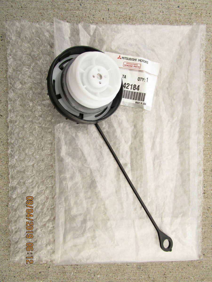 98 - 98 MITSUBISHI ECLIPSE FUEL GAS TANK FILLER CAP COVER