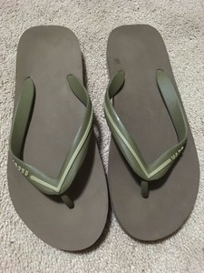 marc jacobs flip flops
