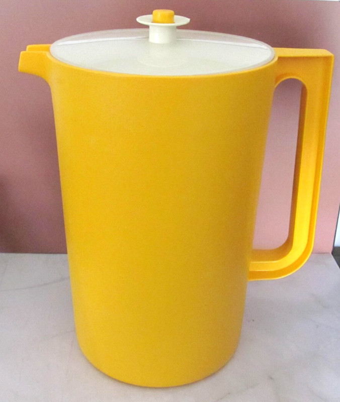 Vintage Yellow Tupperware Push Button Pitcher~ White Lid~1 Gallon~1416-2