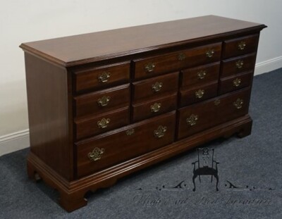 AMERICAN DREW Banded Mahogany Traditional Style 66