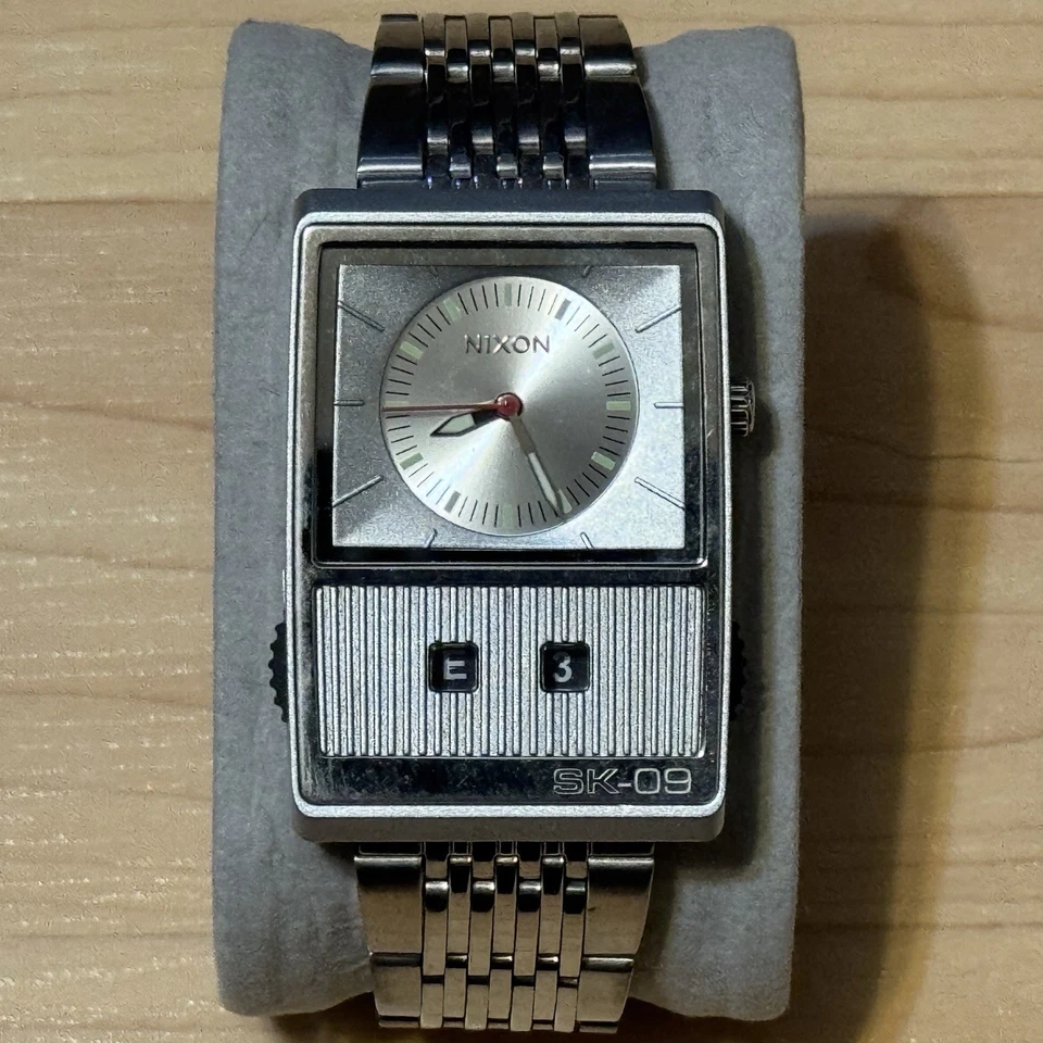 Nixon The Score SK-09 "To Revert" Silver Metal Counter Men's Analog Watch RUNS - image 2 of 4