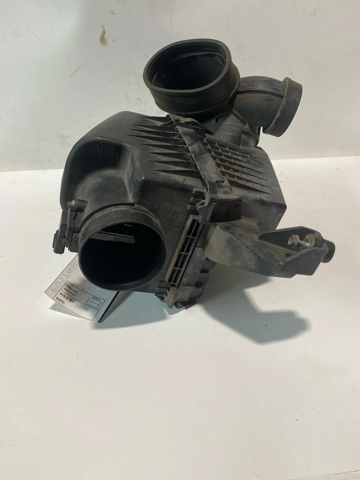 Used Air Cleaner Assembly fits: 2013 Honda Odyssey  Grade B - Image 4 of 4