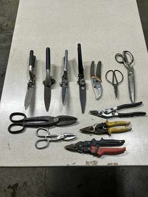 #ad Vintage Tin Snips Shears Big Scissor Sheet Metal Cutter Farm Barn Tool Lot Of 12 $39.95