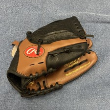 RAWLINGS PLAYERS SERIES YOUTH 10.5 INCH T BALL GLOVE NWOT. R handed thrower.