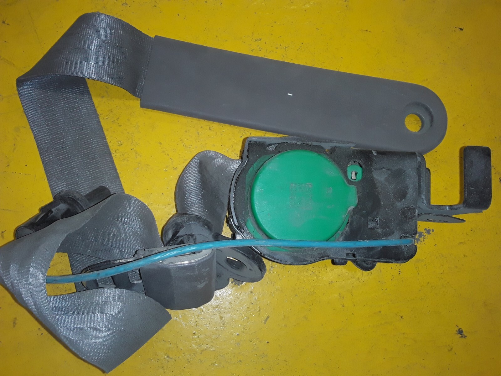 OEM FORD SEAT BELT REPLACEMENT KIT E9LY63611A73F eBay