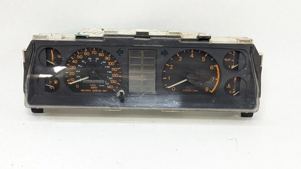 Grupo de velocímetro Mitsubishi Cordia 1985 fabricante de equipos originales 84 k millas usado Foto 3 de 4