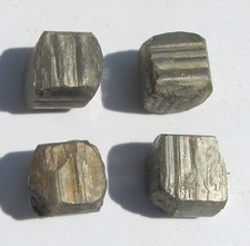 Pyrit Würfel aus China, Mineral, Würfelstufe, Würfel 18-20 mm (Mk2804)