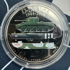 &pound;5 D-DAY 75th ANNIVERSARY 1944 - 2019  Five Pound Coloured Coin in capsule