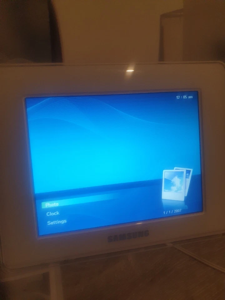 Samsung SPF-83” LCD Digital Photo Frame  - Image 2 of 4