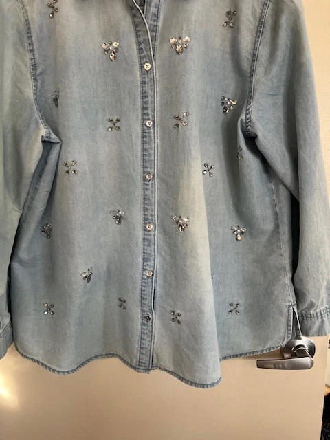 Camisa túnica Chicos talla 3 US XL denim envejecido algodón estrás cuentas abotonadas Foto 3 de 4