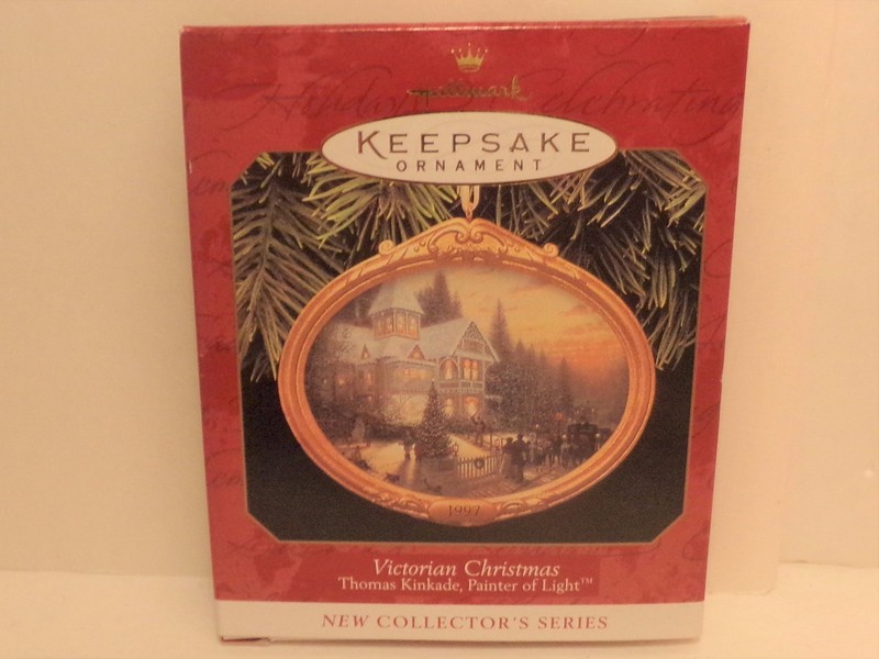 HALLMARK KEEPSAKE ORNAMENT "VICTORIAN THOMAS KINKADE" SWEET HOLIDAY TREASURE!