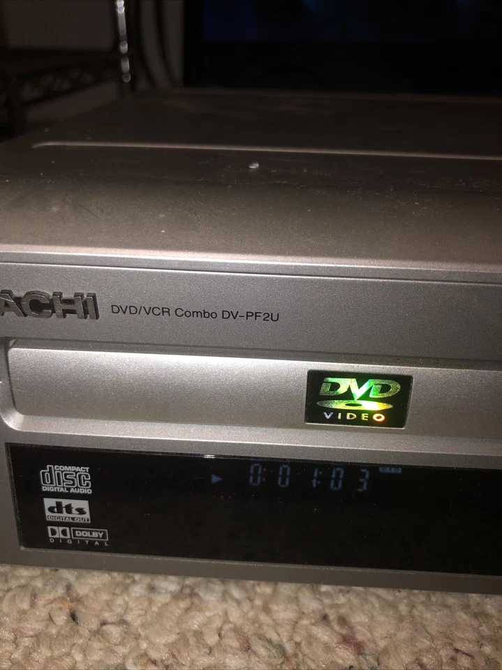 Reproductor DVD VHS Hitachi DV-PF2U para piezas, DVD funciona, VCR no. Sin mando a distancia Foto 2 de 4