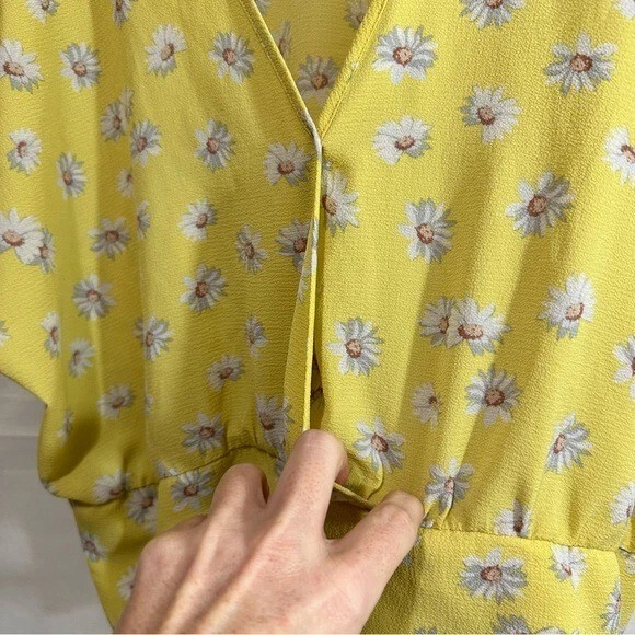 Lily White Womens Yellow Floral V-Neck Batwing Sleeve Blouse - Image 4 of 4