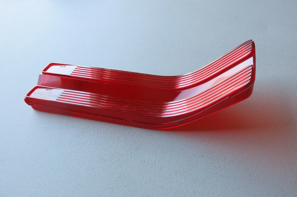 Lente de luz trasera Buick 5955435 vintage para Buick 1964 Foto 3 de 4