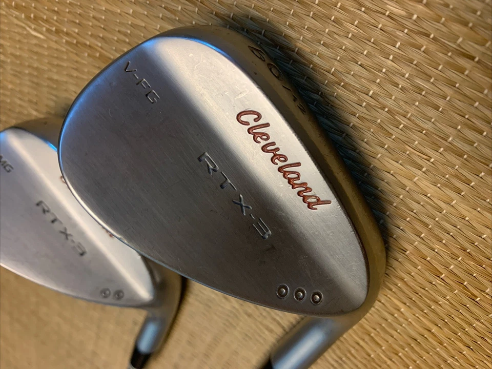 Juego de cuñas Cleveland RTX-3 Sand 56/11° y Lob 60/12° Dynamic Gold para hombre diestro Foto 3 de 4