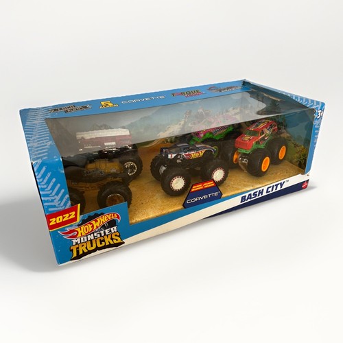 Hot Wheels Monster Trucks BASH CITY 5 Car Set with Exclusive Corvette -