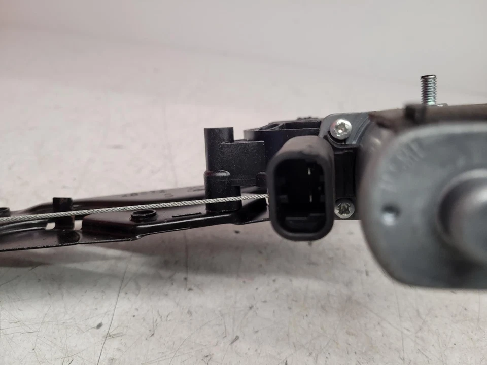 FORD KA EDGE MK2 2015 FRONT LEFT WINDOW REGULATOR + MOTOR PASSENGER SIDE  - Image 4 of 4