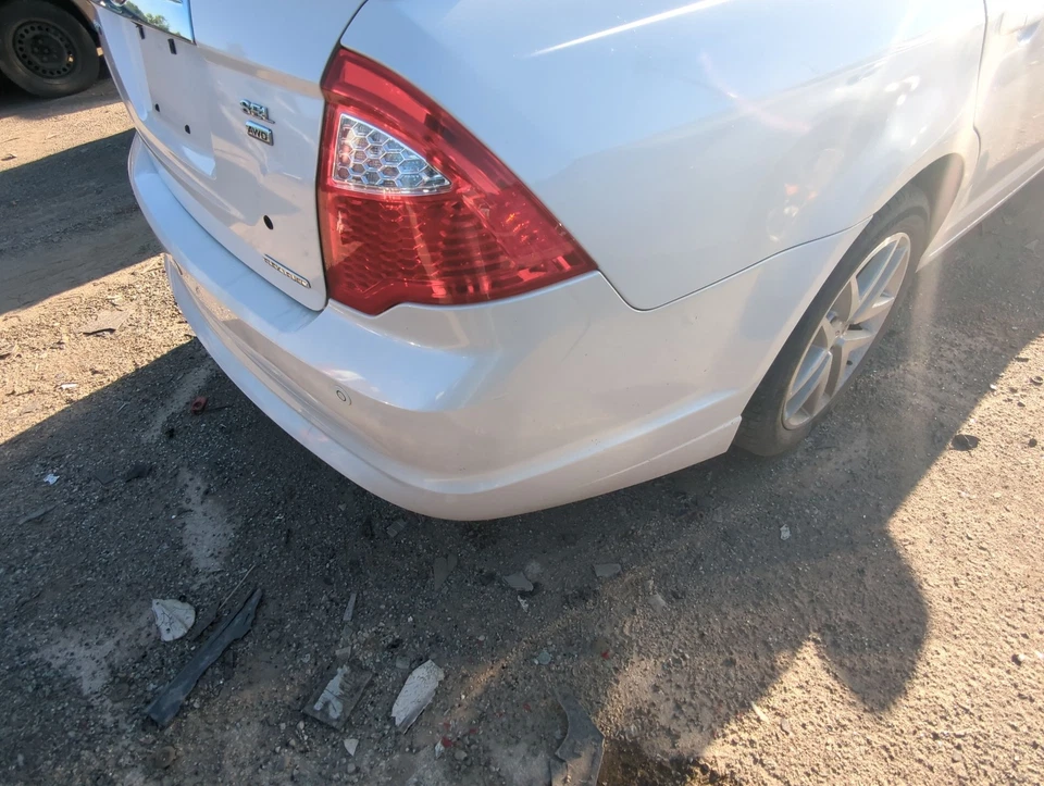 2010-2012 Ford Fusion Rear Bumper Assembly Oem T9Z08 - Image 3 of 3