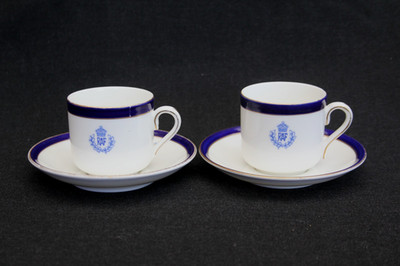 (RAF MEMORABILIA) Royal Doulton Kaffeetassen & Untertassen