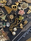 40+ Vintage Costume Jewelry Lot Brooch Necklace Bracelet Rhinestone  Flower — photo 7