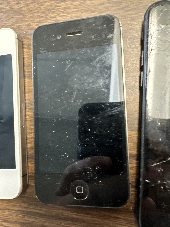 Lot of 3 Apple iPhone itouch a1349 a1387 a1660 4 4s 7 lot Read Please - Image 3 of 4