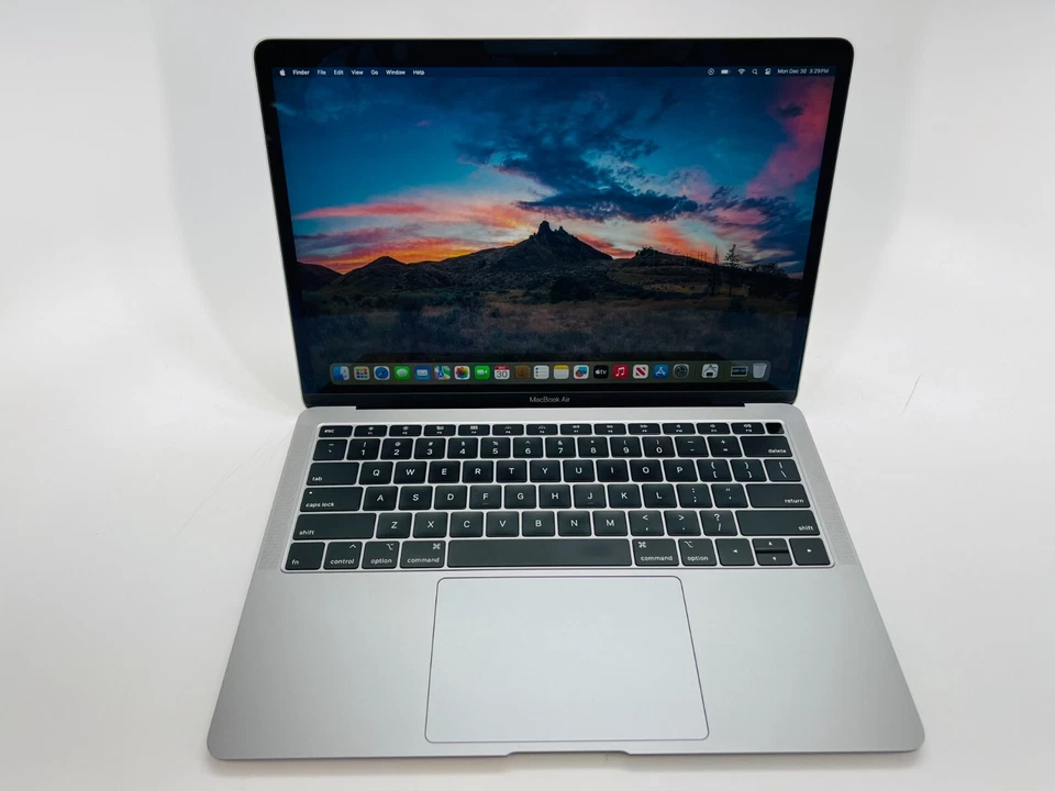 Apple 2019 MacBook Air 13" 1.6GHz Dual-Core i5 16GB RAM 128GB SSD - Very good - Image 2 of 4