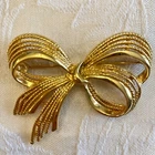 Napier Bow Brooch Gold Tone Large Ribbon Christmas Pin Vintage Costume Jewelry