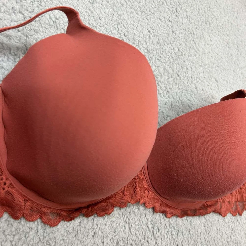 Sujetador No Boundaries 40DD T-Shirt Sujetador Borde de Encaje Suave Foto 4 de 4